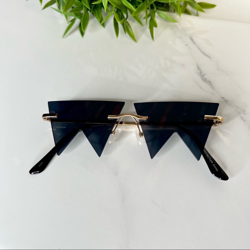 Fashion Sunglasses Black Pointy